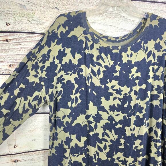 Maurices 24/7 Olive Floral Print Top Size L - Picture 2 of 6